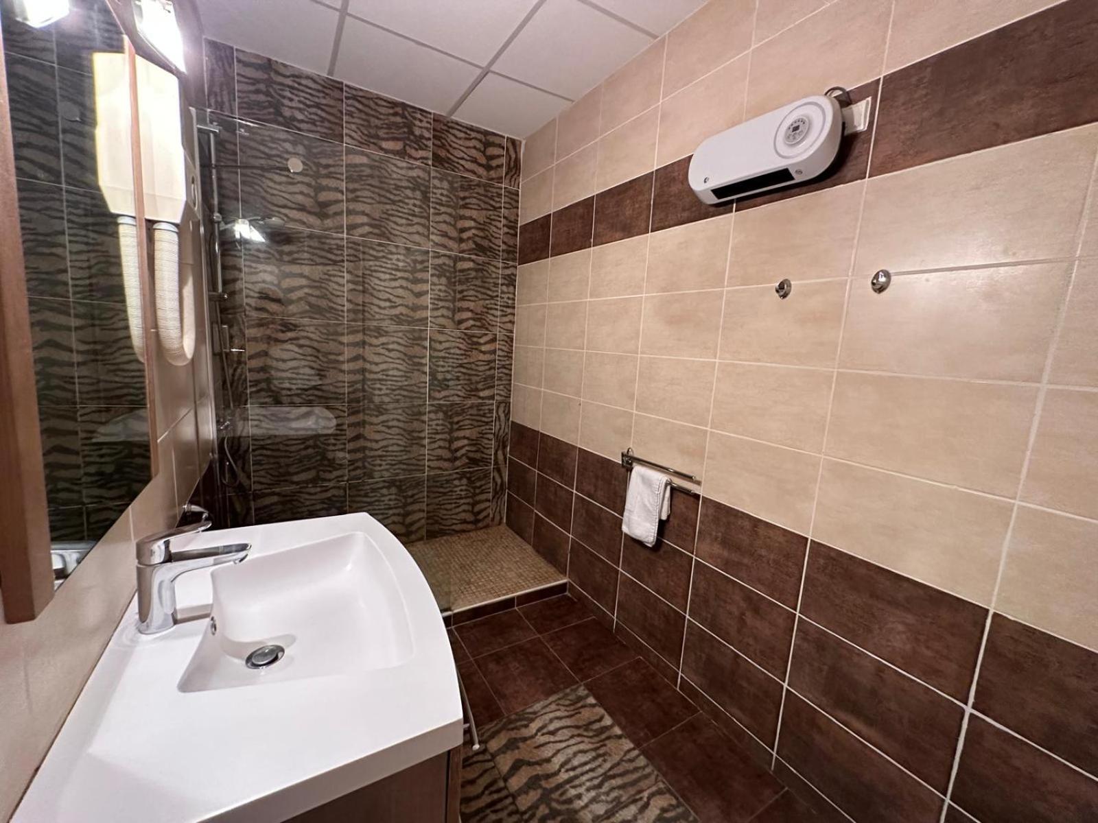 L'Hotel Du Bastier Ginasservis Εξωτερικό φωτογραφία