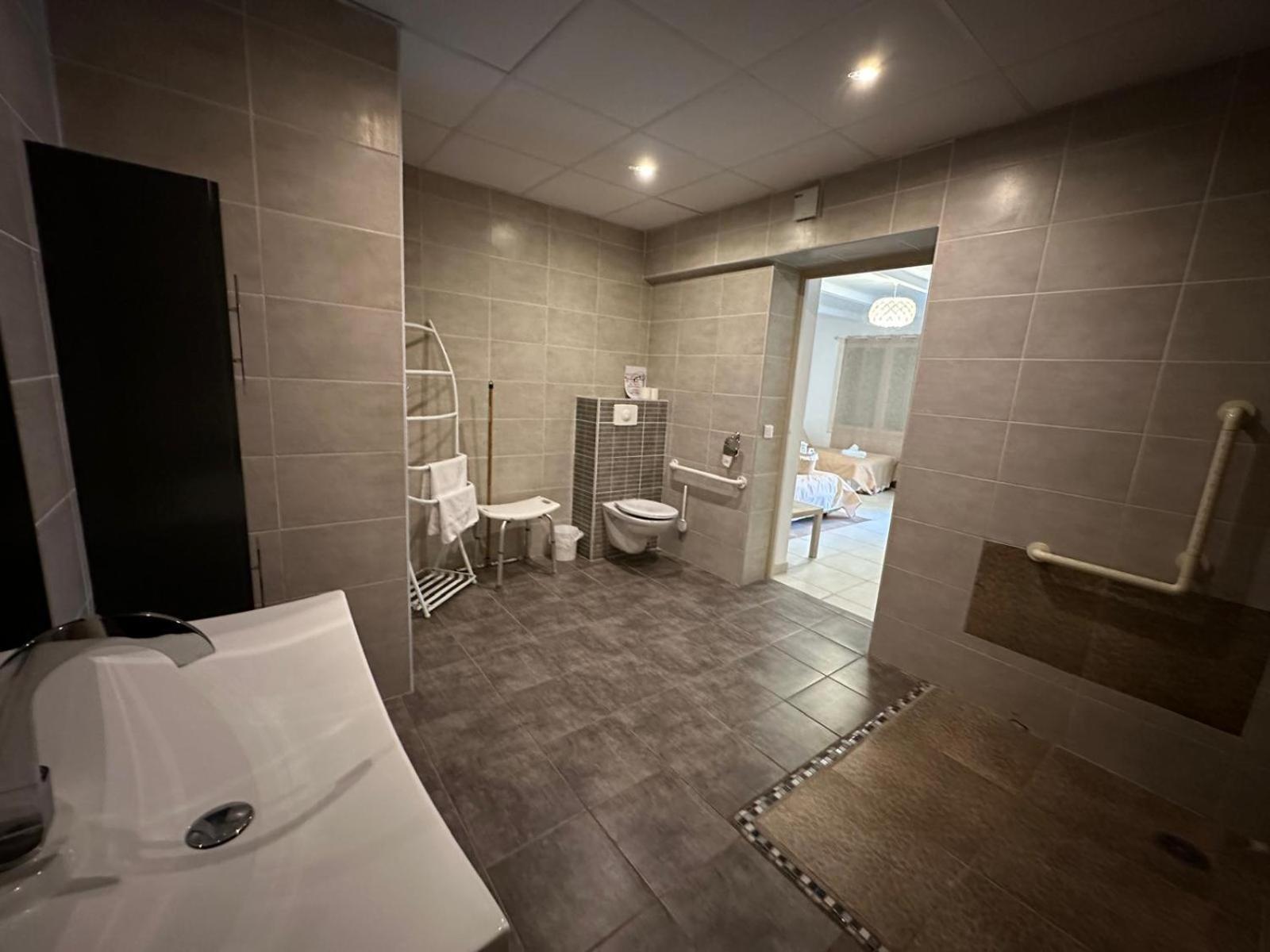 L'Hotel Du Bastier Ginasservis Εξωτερικό φωτογραφία