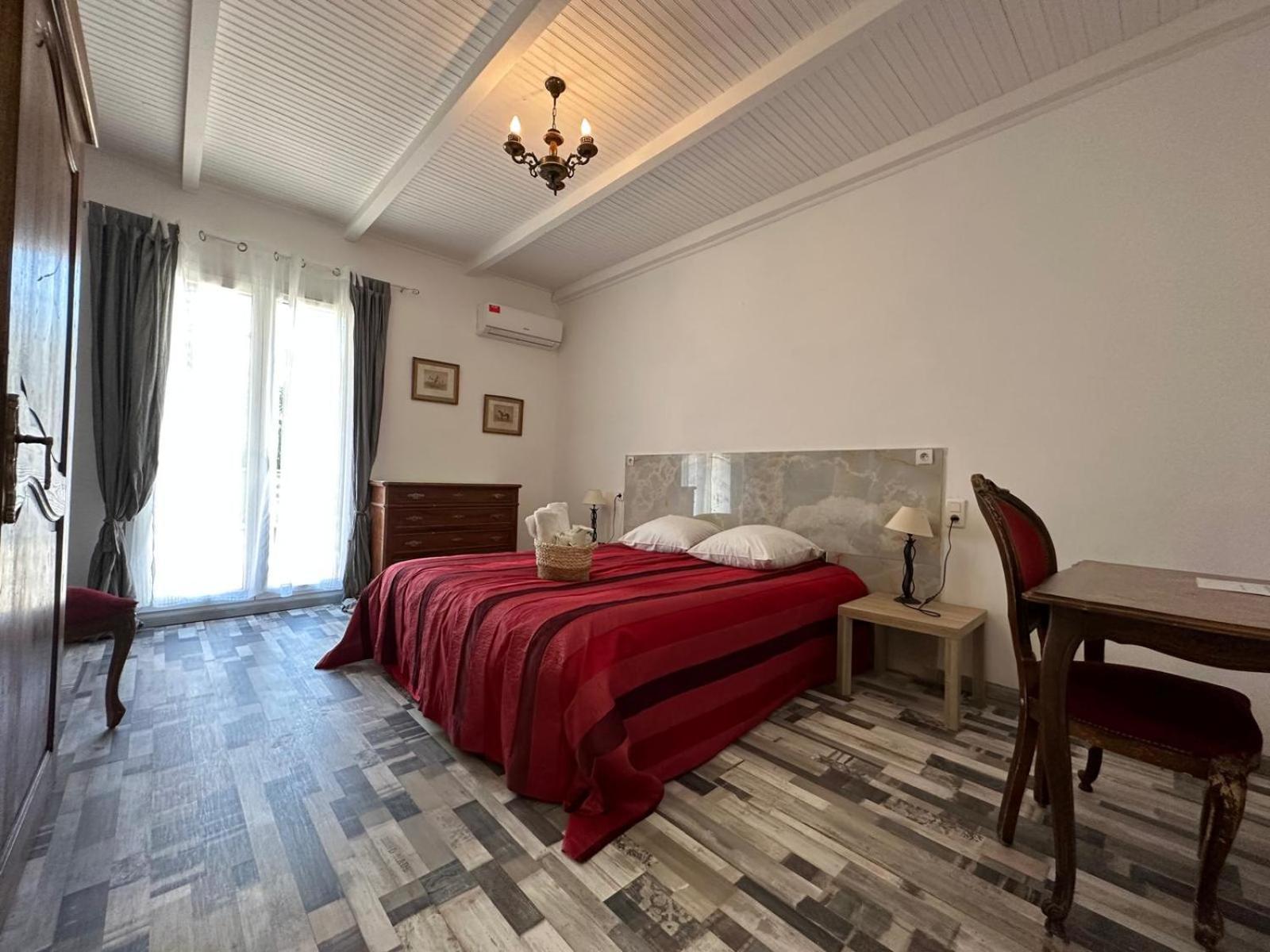 L'Hotel Du Bastier Ginasservis Εξωτερικό φωτογραφία