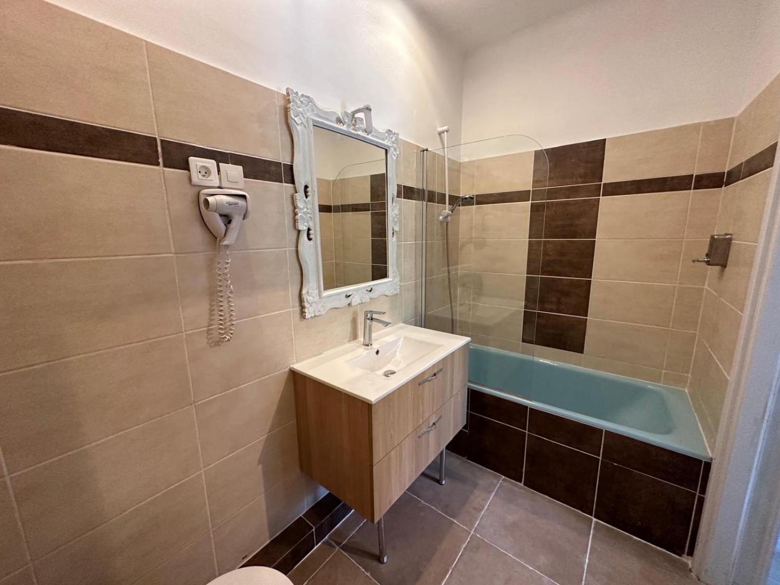L'Hotel Du Bastier Ginasservis Εξωτερικό φωτογραφία
