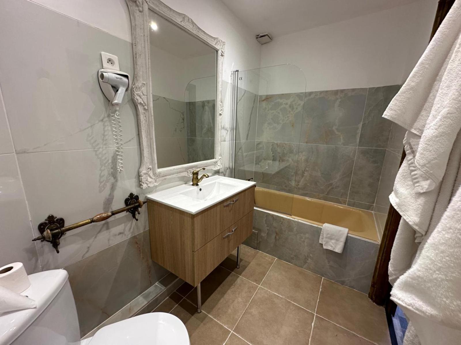L'Hotel Du Bastier Ginasservis Εξωτερικό φωτογραφία